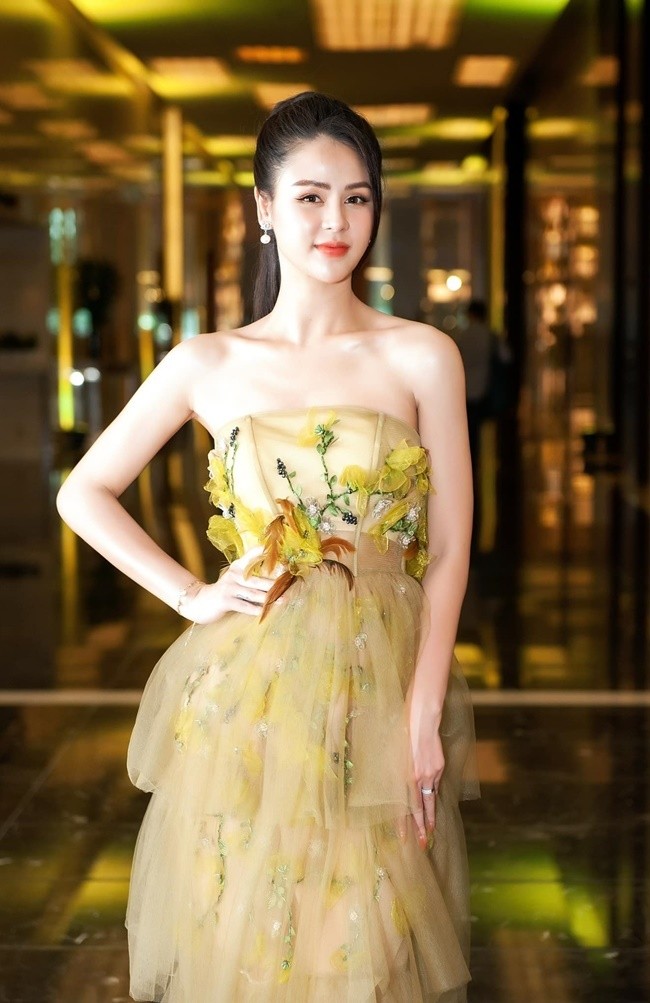 Luong Thu Trang sexy ngoai doi-Hinh-13