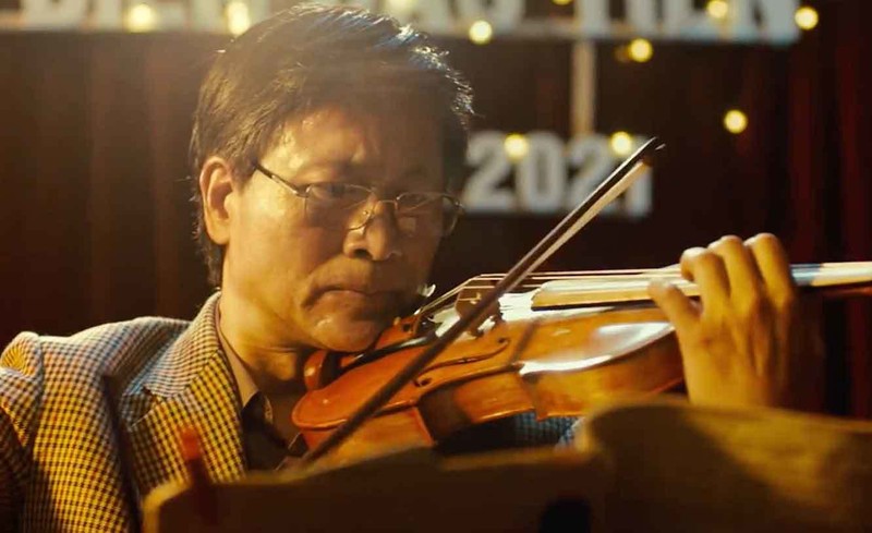 Quoc Tuan: “Ma va xuong quai xanh cua toi rat dau vi choi violin“-Hinh-2