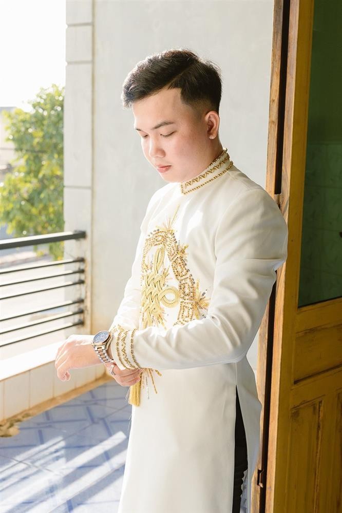 Chuyen tinh cap LGBT nam: Yeu nhau tu cu tat luc uong say-Hinh-2