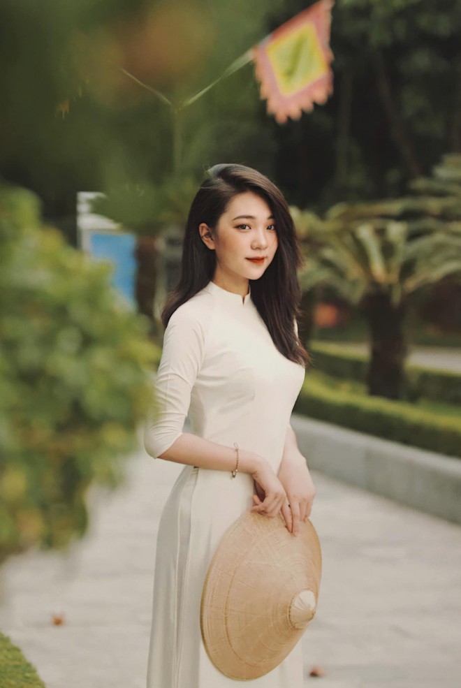 Nu sinh 17 tuoi so huu chieu cao vuot troi cung nhan sac van nguoi me-Hinh-2