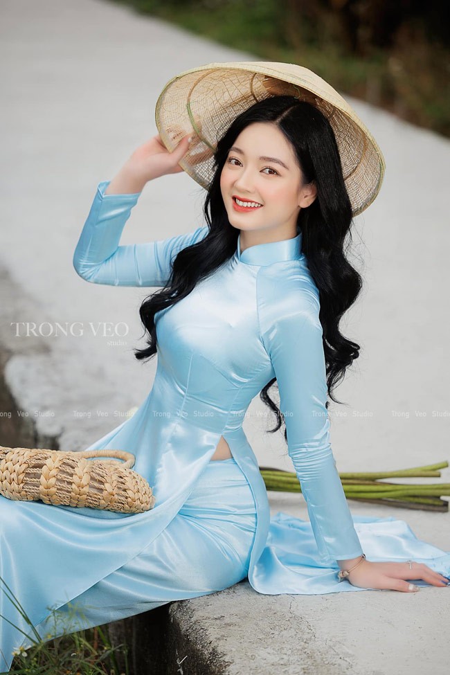 Co gai mac ao dai dep nhu Mai Phuong Thuy-Hinh-8