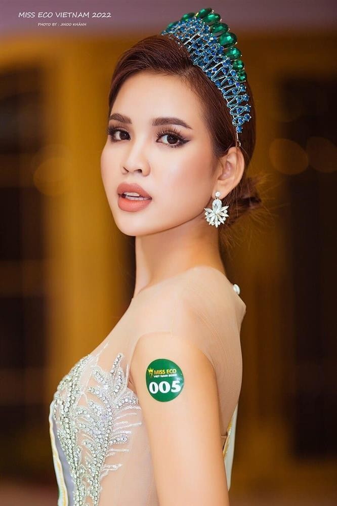 Vuong mien Miss Eco Vietnam 2022 bi nghi hang cho gia 600 nghin-Hinh-4