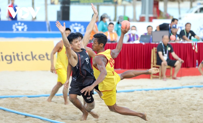 Khoi dau SEA Games 31 bong nem bai bien chien thang an tuong-Hinh-2