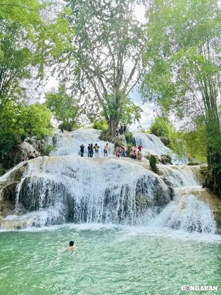 chiem nguong ve dep day tho mong cua thac trang o hoa binh hinh 2