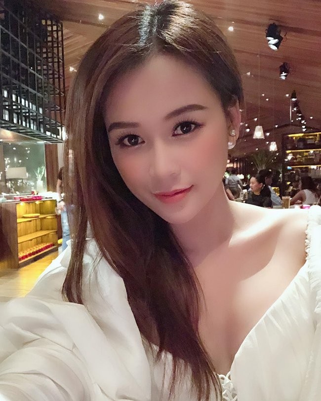 Hot girl bi chi trich vi “cau hoi dung tuc” giau khiep, khoi gia tai 50 ty-Hinh-15