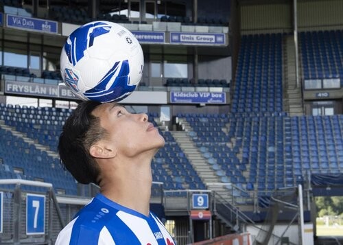 Fanpage SC Heerenveen mat 35.000 luot like vi Van Hau ve nuoc