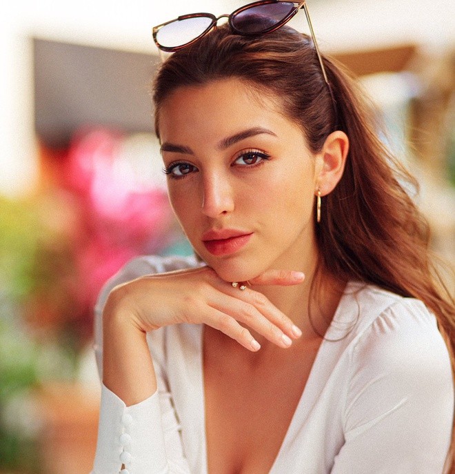 Hot girl Celine Farach giau kin viec co ban trai-Hinh-10