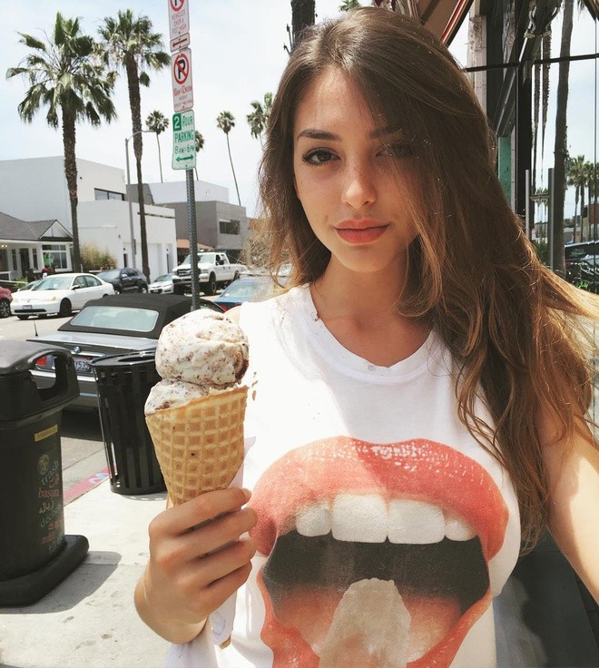 Hot girl Celine Farach giau kin viec co ban trai-Hinh-9