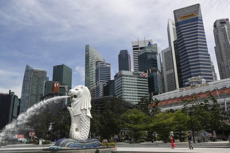 Vi sao nha giau chau A do tien ve Singapore?