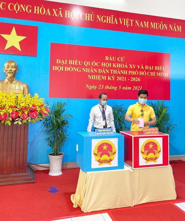 Nghe si Viet day som di bau cu, chia se cam xuc