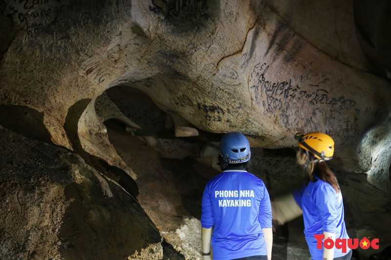 Ky tu co trong hang Bi Ky o Phong Nha – Ke Bang-Hinh-3