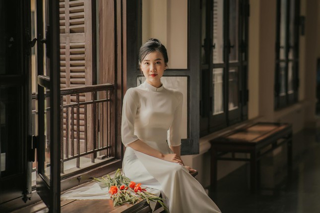 Nu sinh DH Y Ha Noi thuot tha trong ta ao dai-Hinh-7