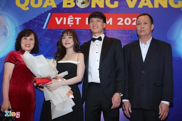 Van Lam, Dinh Trong va nhung cau thu Viet co moi tinh chi em-Hinh-5