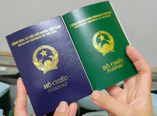 Tay Ban Nha tam dung cap visa ho chieu mau moi cua Viet Nam