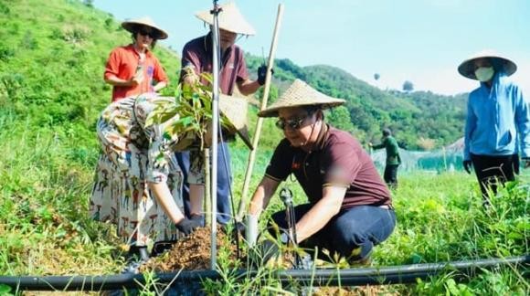 Cuoc song hien tai cua NSUT Chi Trung sau thoi gian nghi huu-Hinh-20