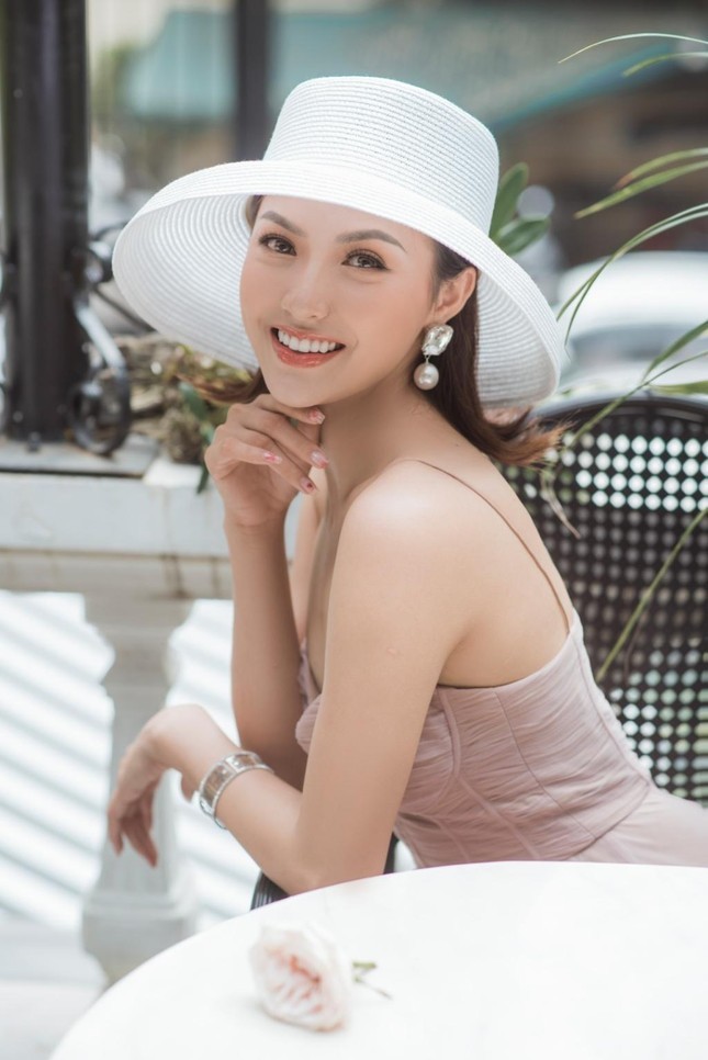 Nu MC xu Thanh dep ngot ngao thi Miss Grand Vietnam 2022-Hinh-7