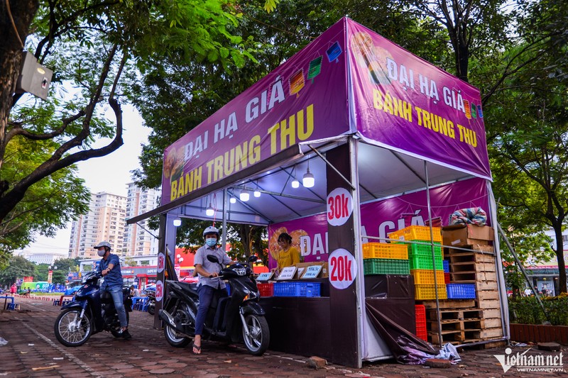 Trung thu qua da lau, banh nuong con day ro