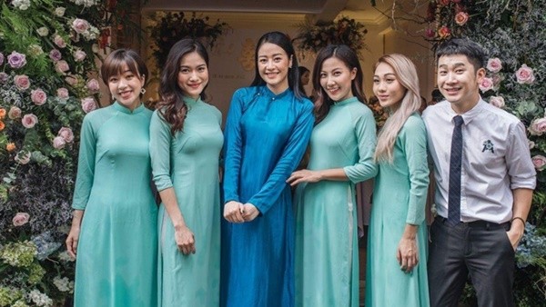 Ao dai an hoi cua sao Viet: Cang don gian cang dep thanh tao-Hinh-16