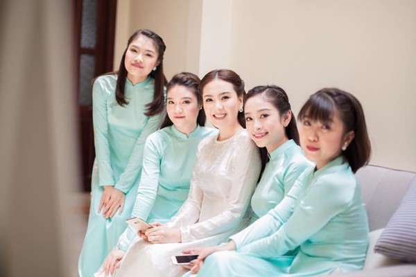 Ao dai an hoi cua sao Viet: Cang don gian cang dep thanh tao-Hinh-19