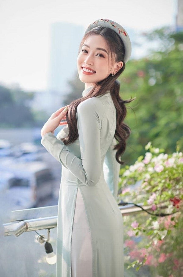 Ao dai an hoi cua sao Viet: Cang don gian cang dep thanh tao-Hinh-2