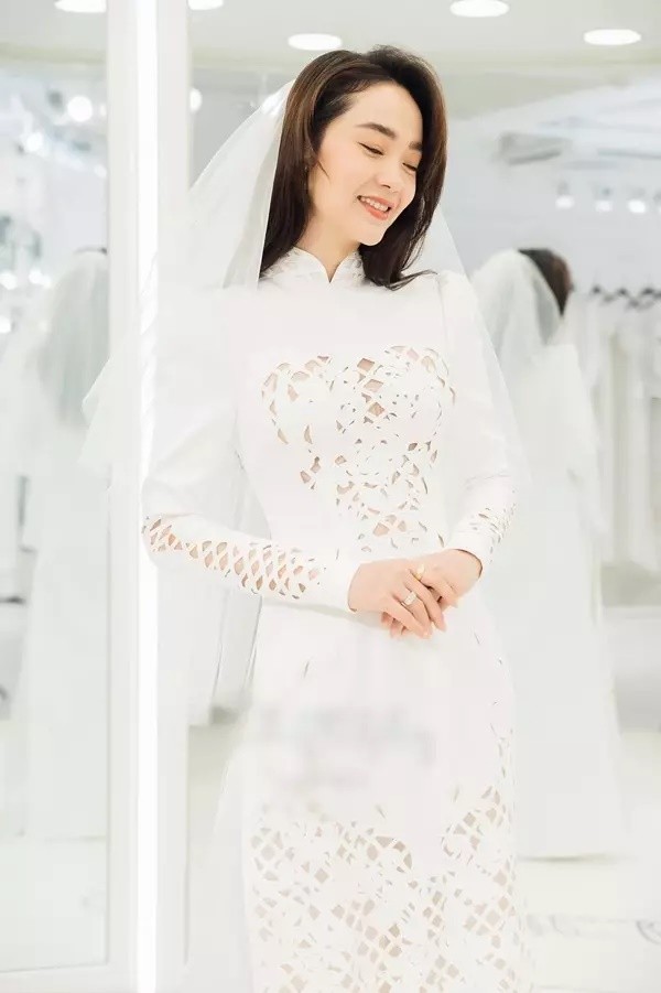 Ao dai an hoi cua sao Viet: Cang don gian cang dep thanh tao-Hinh-4