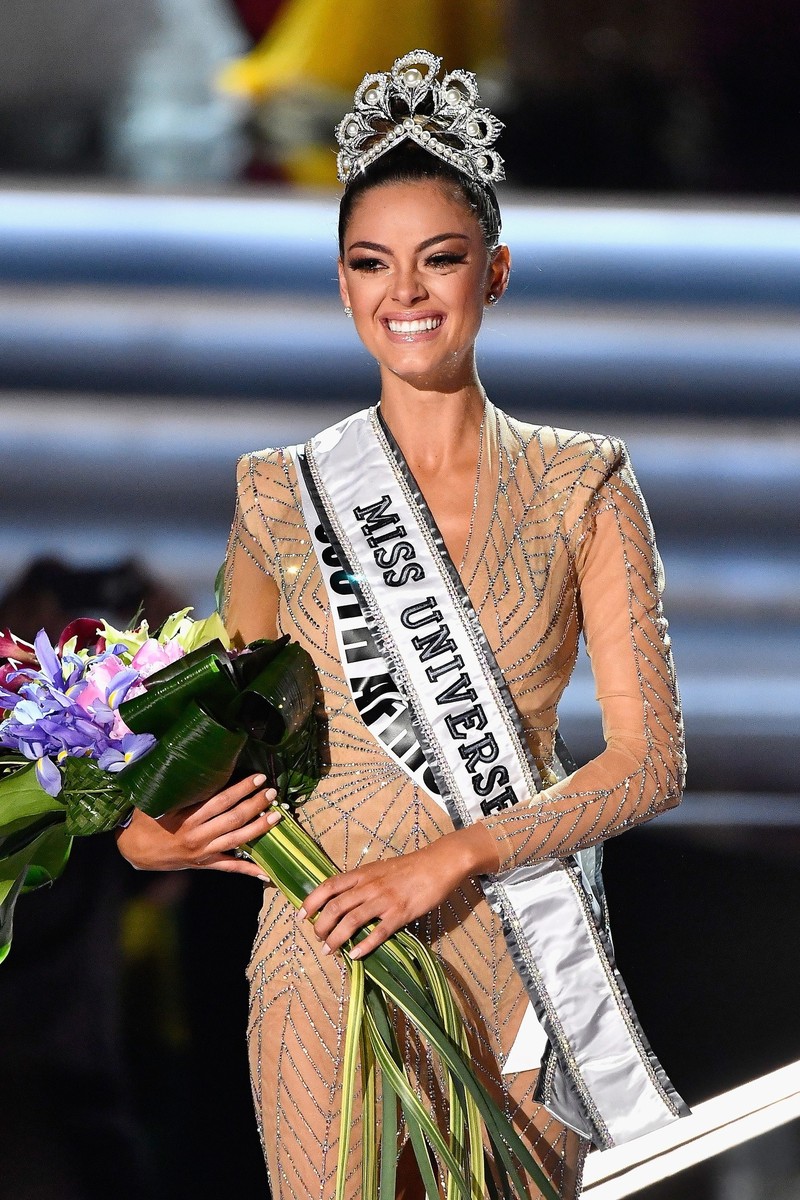 Ngam nhan sac hoa hau Miss Universe va Miss Grand 10 nam qua-Hinh-10