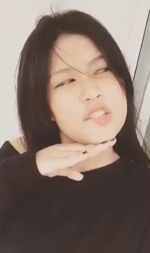 Thien An gay cuoi khi tai hien clip Tiktok 