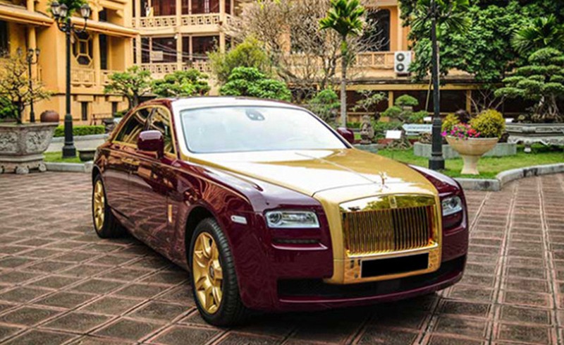 Rolls-Royce ma vang, du thuyen dai gia e khach