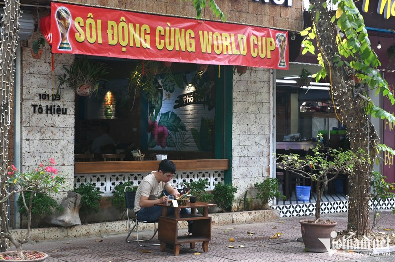 Cac quan nhau, ca phe Ha Noi moi goi khach den xem World Cup-Hinh-4