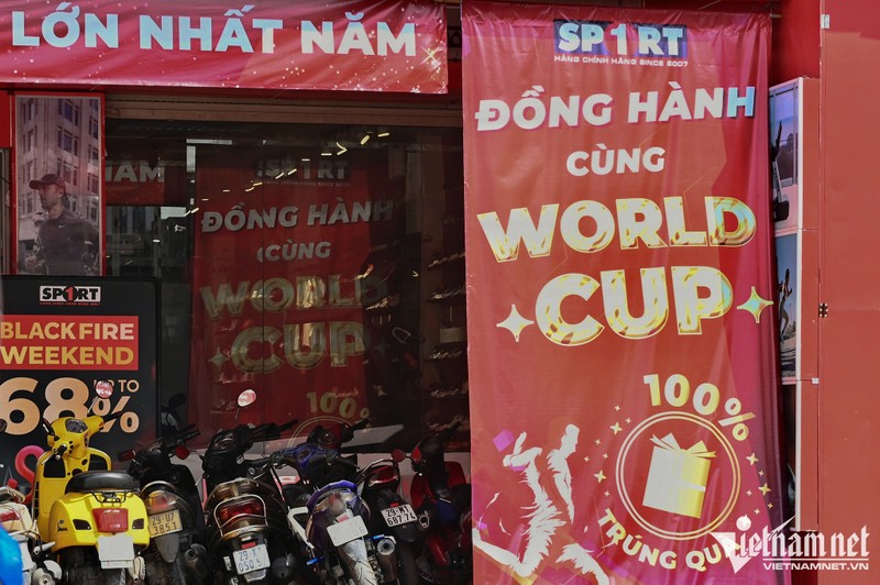 Cac quan nhau, ca phe Ha Noi moi goi khach den xem World Cup