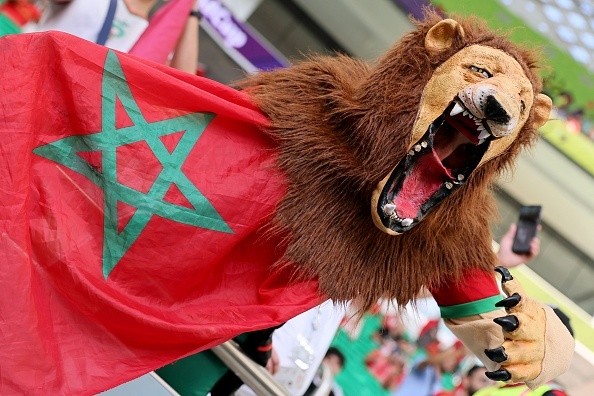 Bi 0-2 Morocco: Hang cong im tieng, 