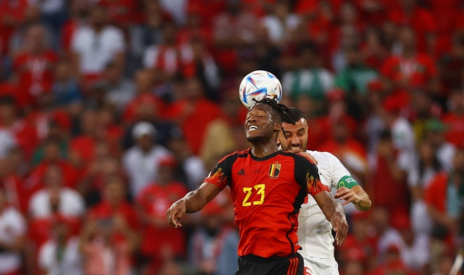 Bi 0-2 Morocco: Hang cong im tieng, 