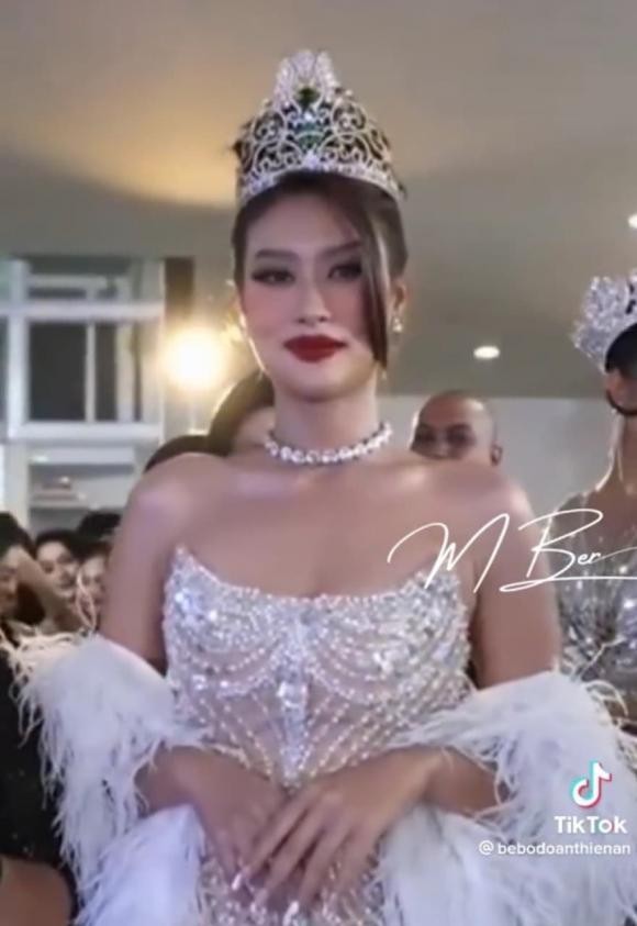 Vuong mien Miss Grand Vietnam cua Doan Thien An vua sua lai gay-Hinh-3