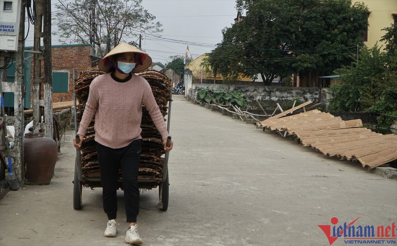 Tat bat den dem van khong du banh da ban Tet Nguyen Dan-Hinh-8