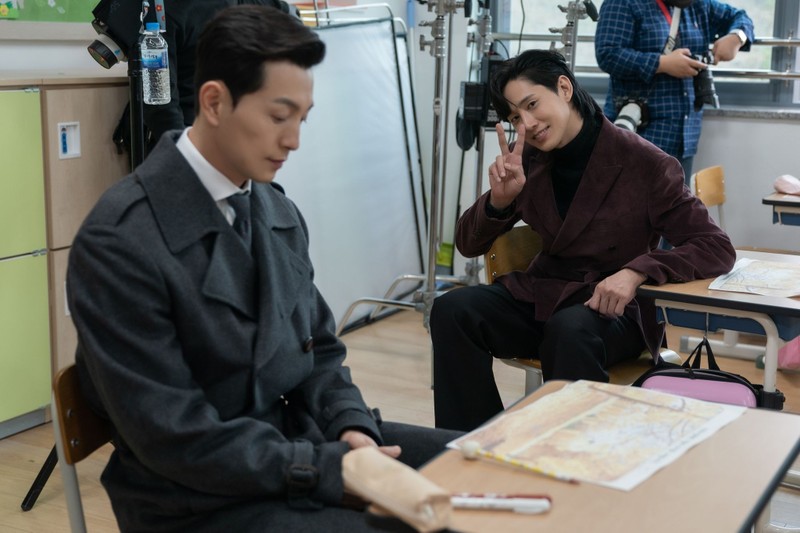 Hau truong phim Song Hye Kyo vao vai mau lanh dang gay sot-Hinh-7