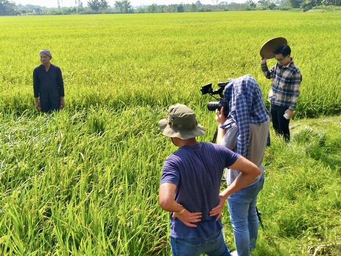 BTV VTV chiem song mang xa hoi boi man tro chuyen duoc voi heo-Hinh-10