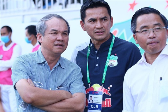 VPF ‘go bom’ thanh cong, HAGL van du V-League 2023