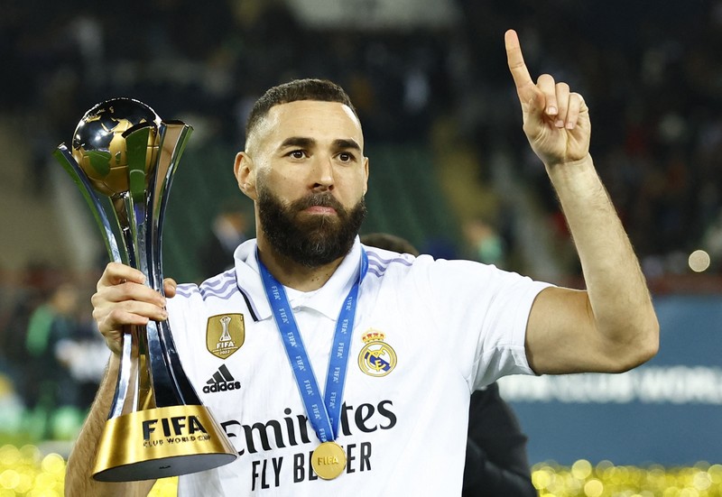 Benzema ap sat ky luc nhieu danh hieu nhat lich su Real Madrid