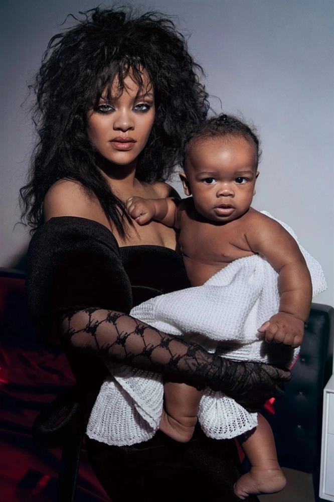 Con trai 9 thang tuoi cua Rihanna co stylist rieng du chi... dong bim-Hinh-2