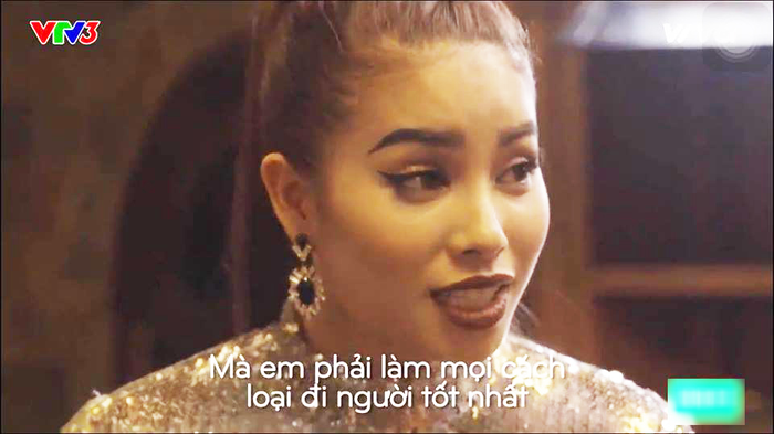 Drama Pham Huong - Lan Khue: Mot nguoi phai khoc loc bo ve-Hinh-2