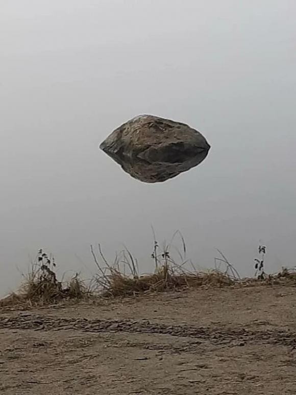 Hinh anh 'tang da bay' khien cu dan mang tranh cai