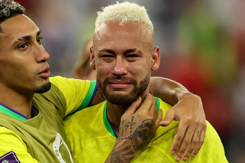 Chua toi 1 gio, Neymar “chay tui” 1 trieu Euro vi danh bac