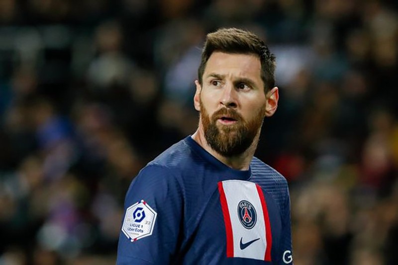 Pique thuyet phuc Barcelona chia tay Messi