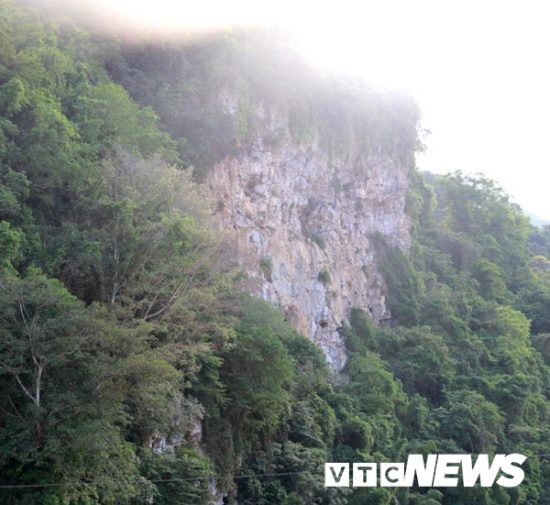 Kham pha kho quan tai bi an trong nhung hang dong tren dinh nui