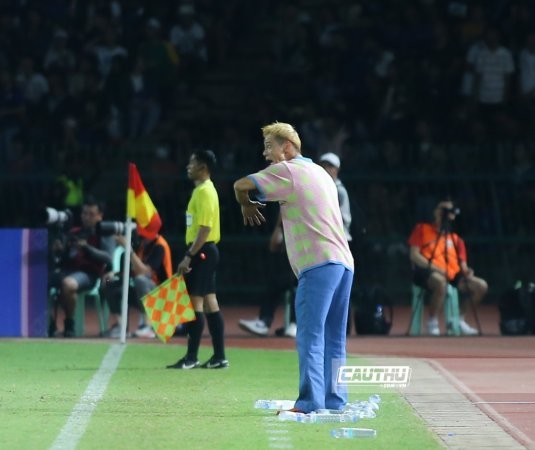 Keisuke Honda va 1001 sac thai khi Campuchia bi chia diem