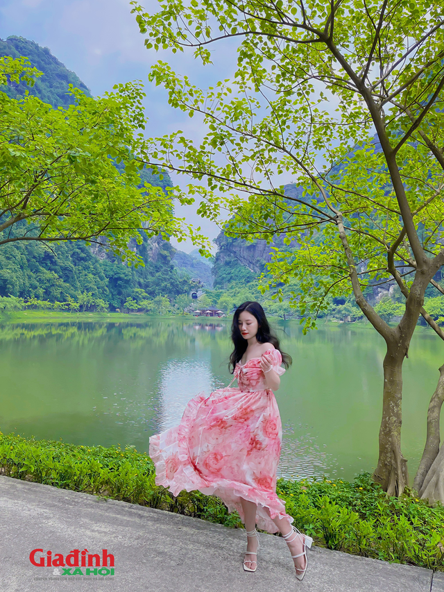 Ngoai dam sen Hang Mua, Ninh Binh co diem du lich noi tieng nay-Hinh-7