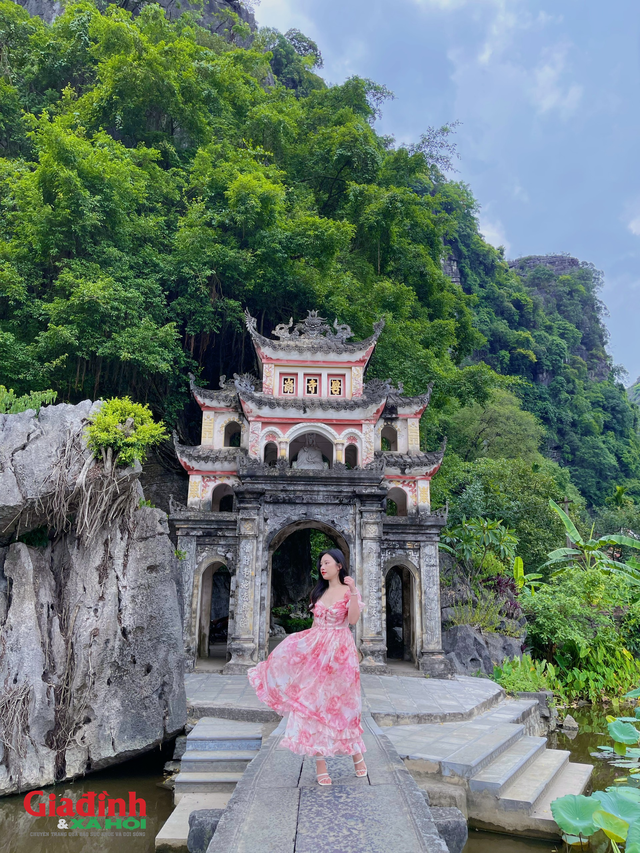 Ngoai dam sen Hang Mua, Ninh Binh co diem du lich noi tieng nay-Hinh-8