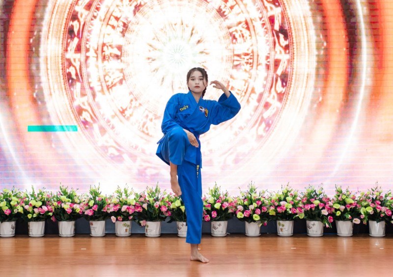 Nu sinh de khoc, me vo Vovinam thi Miss World Vietnam 2023-Hinh-6