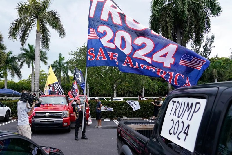 Ong Trump da den Florida cho ra hau toa-Hinh-3