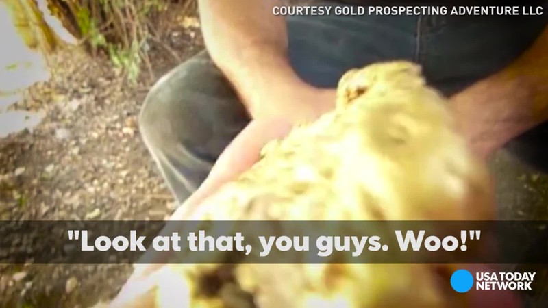 Video: Nguoi dan ong nhat duoc cuc vang quy hiem nang hon nua can